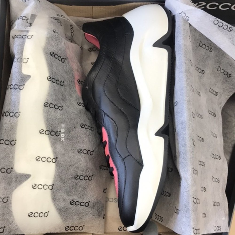 ECCO Chunky Tie Women's Sneaker - Picture 4 of 5